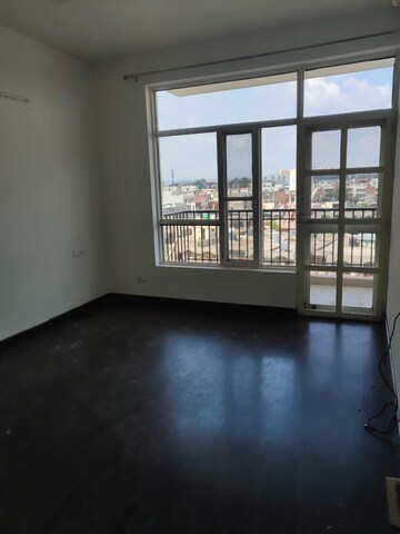 Room in 3 BHK Apartment at Sushma Elite Cross, Dhakoli Village – for Rent