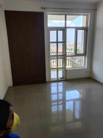 Room in 3 BHK Apartment at Sushma Elite Cross, Dhakoli Village – for Rent