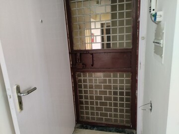 Bathroom in 2 BHK Apartment at Jaypee Greens Kosmos, Sector 134 – for Rent