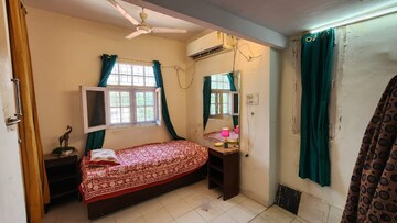 Living Room in 1 RK Builder Floor at Greater Kailash I – for Rent