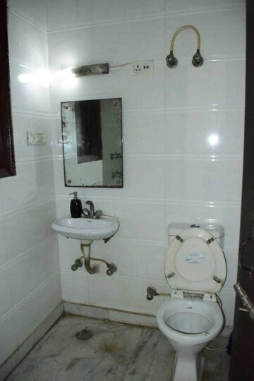 Bathroom in 3 BHK Builder Floor at Old Rajinder Nagar – for Rent