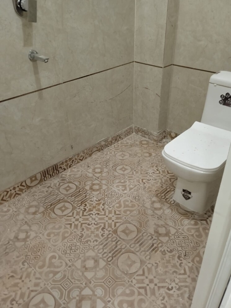 Bathroom, mahavir enclave 3 Bedroom 1200 Sq.Ft. Builder Floor In Mahavir Enclave Delhi 7939086