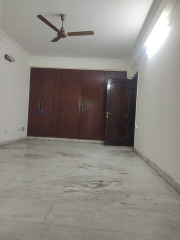 Room in 3 BHK Builder Floor at Greater Kailash I – for Rent