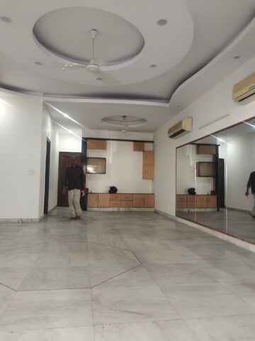 Parking in 3 BHK Builder Floor at Greater Kailash I – for Rent