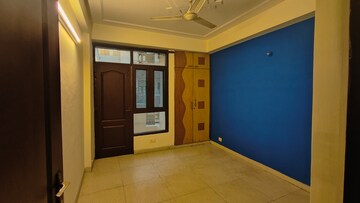 Room in 3 BHK Apartment at Raison Armor Homes, Indrapuram – for Rent