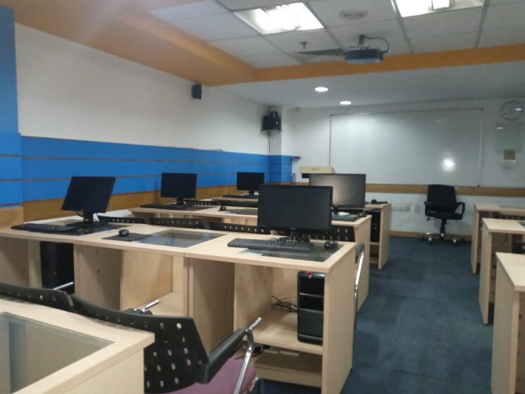 Team Area, sector 63 Commercial Office Space in IT/SEZ 2600 Sq.Ft. In Sector 63 Noida 7939278