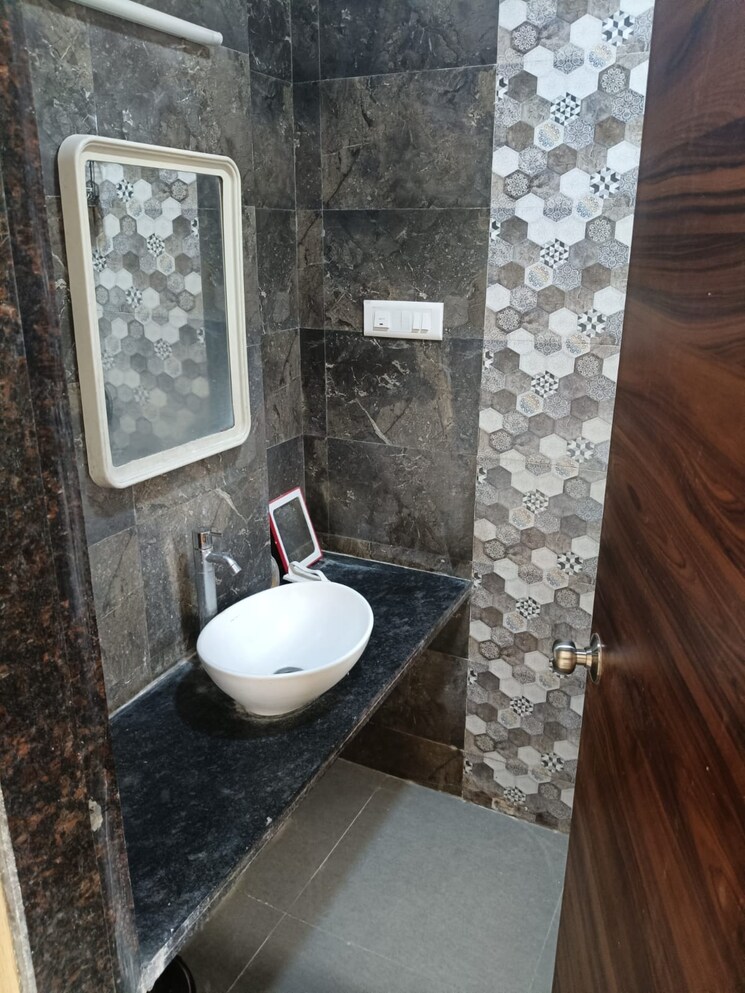 Bathroom, kamala-nav-natraj 2 Bedroom 686 Sq.Ft. Apartment In Santacruz West Mumbai 7939364