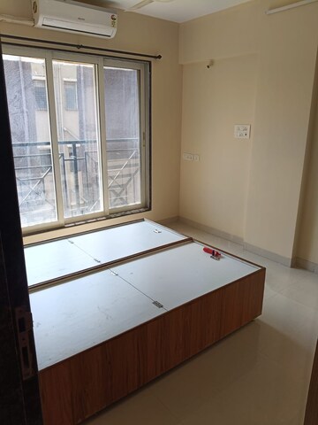 Room in 2 BHK Apartment at Kamala Nav Natraj, Santacruz West – for Rent
