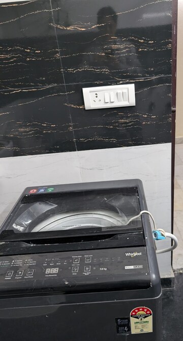 Furnished Amenities in 1.5 BHK Builder Floor at Lajpat Nagar I – for Rent