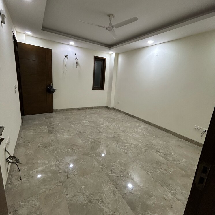 Room, south extension ii 3 Bedroom 1400 Sq.Ft. Builder Floor In South Extension ii Delhi 7939396