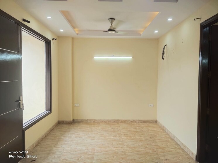 Room, east of kailash 3 Bedroom 127 Sq.Yd. Builder Floor In East Of Kailash Delhi 7939411