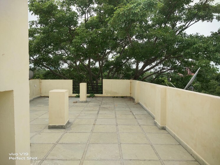 Balcony, east of kailash 3 Bedroom 127 Sq.Yd. Builder Floor In East Of Kailash Delhi 7939411