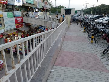  Shop – Exterior View View at Gaur Atulyam Gravity, Omicron I Greater Noida - for Rent