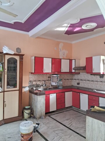 Kitchen in 3 BHK Builder Floor at Gomti Nagar – for Rent