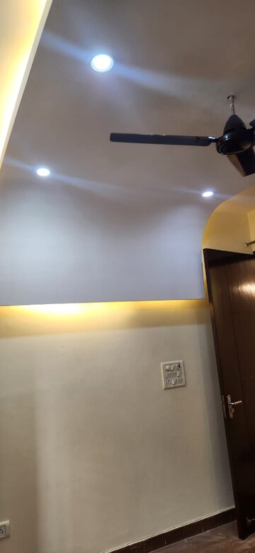 Furnished Amenities in 2 BHK Builder Floor at East Of Kailash – for Rent