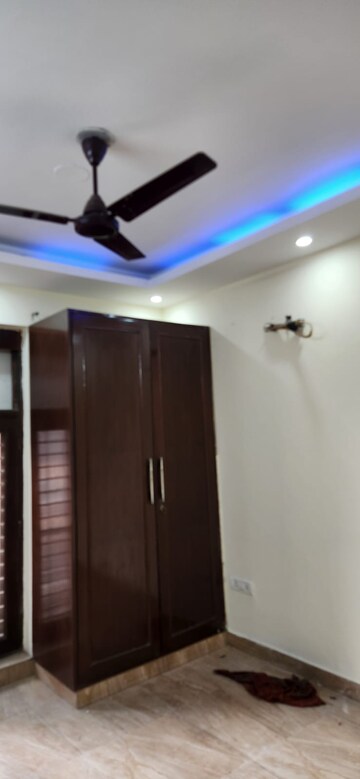 Furnished Amenities in 2 BHK Builder Floor at East Of Kailash – for Rent