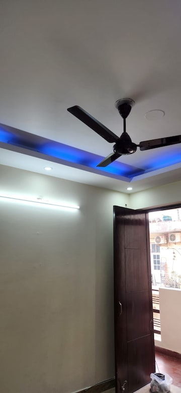 Furnished Amenities in 2 BHK Builder Floor at East Of Kailash – for Rent