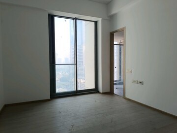 Room in 5 BHK Apartment at Rustomjee Crown, Prabhadevi – for Rent