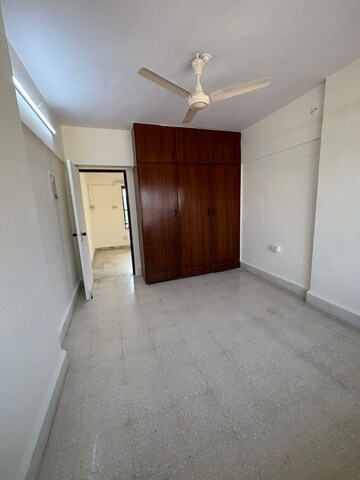 Room in 2 BHK Apartment at Bandra West – for Rent