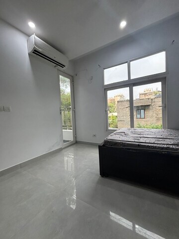 1 BHK Builder Floor For Rent in Saket