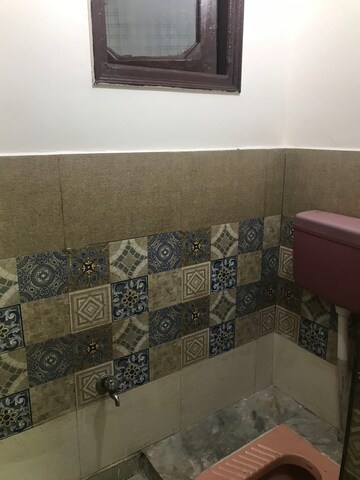 Living Room in 2 BHK Builder Floor at Mayur Vihar Phase 1 – for Rent