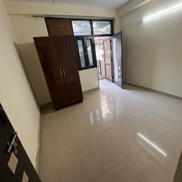 Room in 2 BHK Builder Floor at Khirki Extension – for Rent