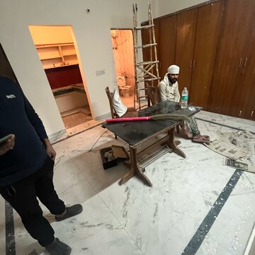 Room in 2 BHK Builder Floor at Panchsheel Vihar – for Rent