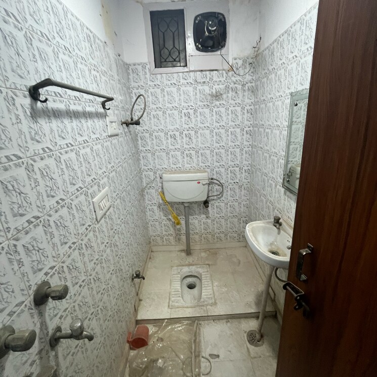 Attached Bathroom, raj nagar extension 2 Bedroom 900 Sq.Ft. Builder Floor In Raj Nagar Extension Ghaziabad 7939705