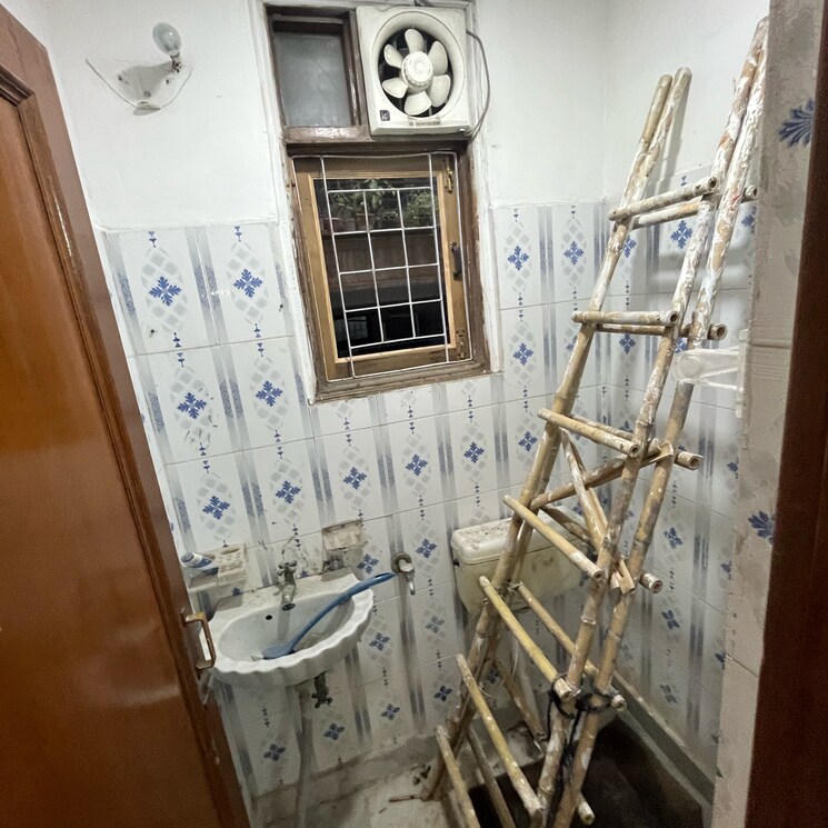 Attached Bathroom, khirki extension 2 Bedroom 900 Sq.Ft. Builder Floor In Khirki Extension Delhi 7939712