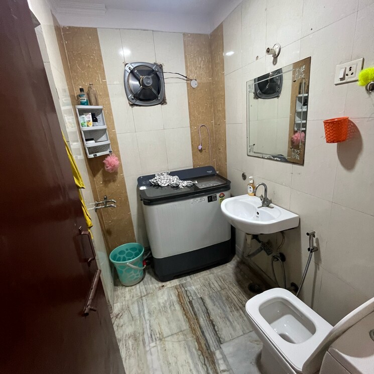 Attached Bathroom, khirki extension 2 Bedroom 900 Sq.Ft. Builder Floor In Khirki Extension Delhi 7939717