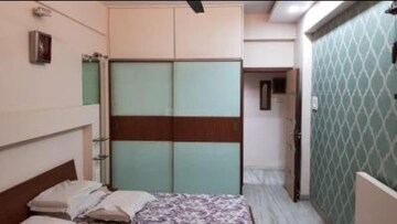 1 BHK Apartment For Rent in Mira Niwas Khar West Mumbai  7939800