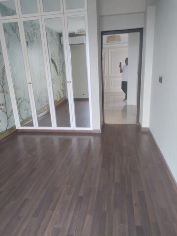 Room in 2 BHK Apartment at BPTP Discovery Park, Sector 80 – for Sale
