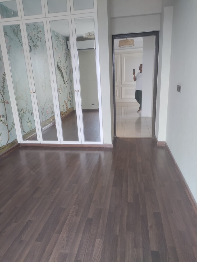 Room, bptp-discovery-park 2 Bedroom 804 Sq.Ft. Apartment In Sector 80 Faridabad 7939871