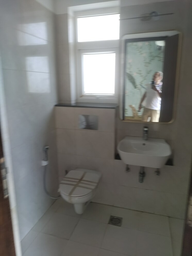 Bathroom, bptp-discovery-park 2 Bedroom 804 Sq.Ft. Apartment In Sector 80 Faridabad 7939871