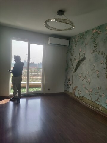 Room in 2 BHK Apartment at BPTP Discovery Park, Sector 80 – for Sale