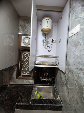 Furnished Amenities in 1 BHK Builder Floor at Malviya Nagar – for Rent
