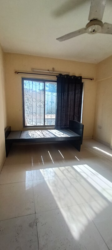 Living Room in 2 BHK Apartment at Sagar Avenue, Santacruz East – for Rent