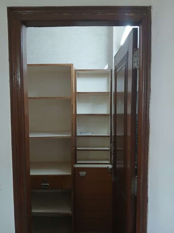 Room in 1 BHK Builder Floor at Govindpuri – for Rent