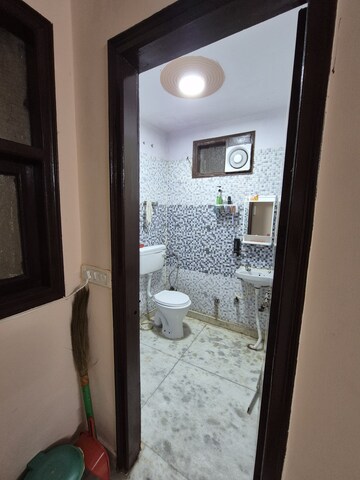 Building Lobby in 1 BHK Builder Floor at Govindpuri – for Rent