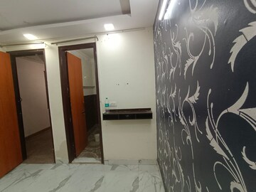 Building Lobby in 1 BHK Builder Floor at Govindpuri – for Sale