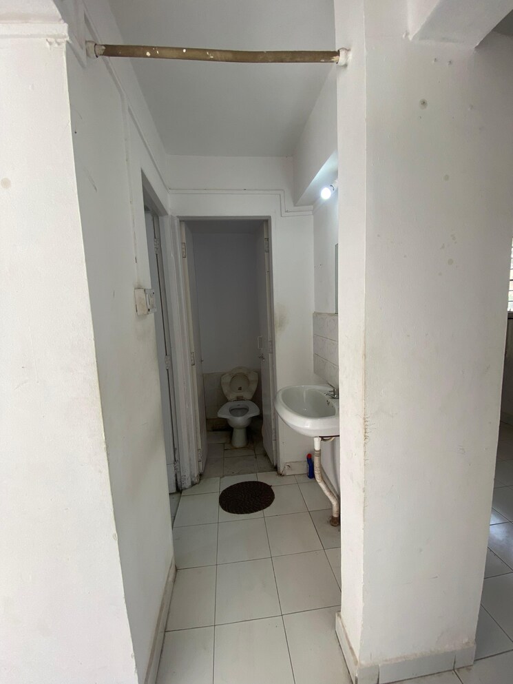 Bathroom, rakshak-nagar-gold 2 Bedroom 824 Sq.Ft. Apartment In Kharadi Pune 7939926