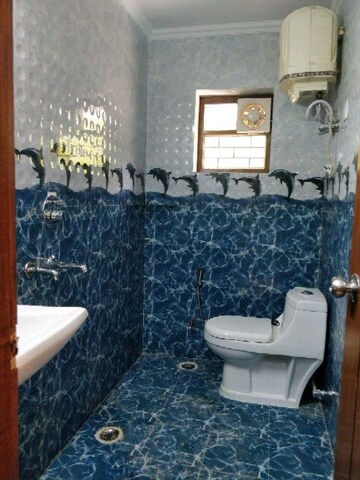 Bathroom in 2 BHK Builder Floor at Sai Kutir Sector 49, Sector 49 – for Rent