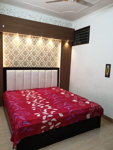 Bedroom in 2 BHK Apartment at Shivam Enclave, Nirman Nagar – for Rent