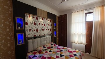 Bedroom in 2 BHK Apartment at Shivam Enclave, Nirman Nagar – for Rent