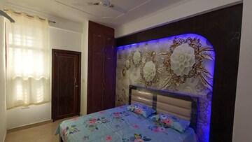 Bedroom in 2 BHK Apartment at Shivam Enclave, Nirman Nagar – for Rent