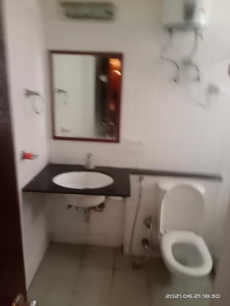 Bathroom, supertech-czar-villa 2 Bedroom 870 Sq.Ft. Apartment In Omicron I Greater Noida Greater Noida 7940045