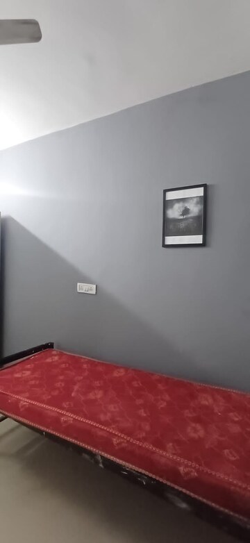Room in 1 RK Apartment at Popular Heights, Koregaon Park – for Rent