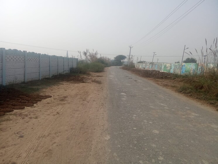 undefined, upsidc site b  101 Sq.Yd. Plot In Upsidc Site B Greater Noida 7940089