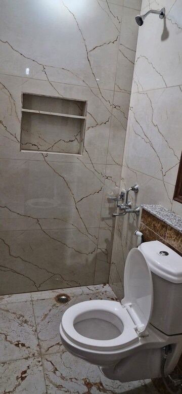 Bathroom in 3.5 BHK Independent House at Sector 55 – for Rent