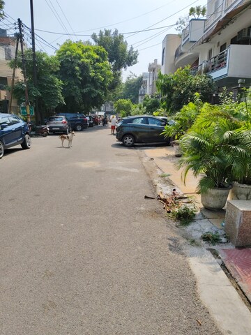 Parking in 3.5 BHK Independent House at Sector 55 – for Rent